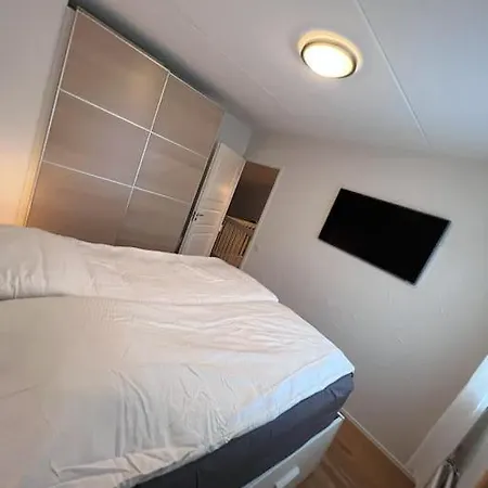 아파트 Avara Golfaiheinen Loft Huoneisto 70m2, 2.kerrosta 탐페레
