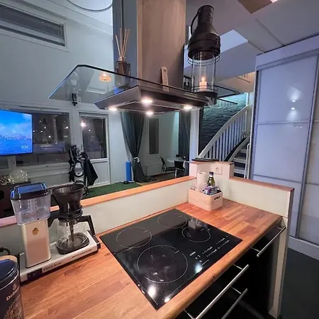 Avara Golfaiheinen Loft Huoneisto 70m2, 2.kerrosta * 탐페레