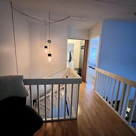 Avara Golfaiheinen Loft Huoneisto 70m2, 2.kerrosta * 탐페레