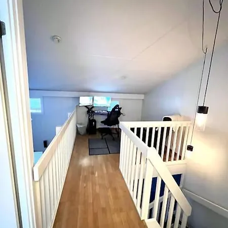 Avara Golfaiheinen Loft Huoneisto 70m2, 2.kerrosta